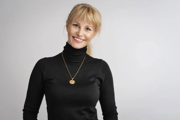 Cropped Shot Blond Haired Woman Wearing Turtleneck Sweater Cheerful Smiling — Stock Photo, Image