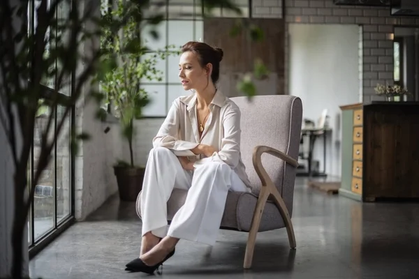 Full Length Beautiful Woman Wearing Shirt Pants While Relaxing Armchair — Stock Photo, Image
