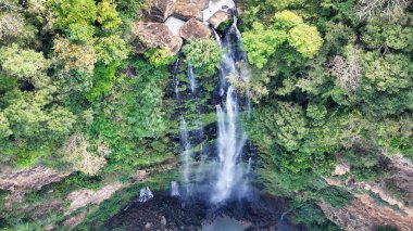 Sagpulon Şelalesi Kireç Taşı Kayalıkları, Misamis Oriental, Filipinler