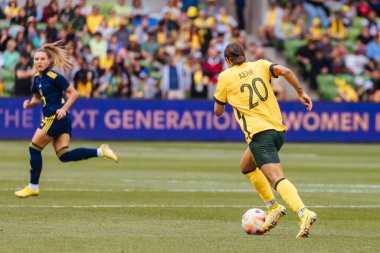 12 Kasım 2022 'de Avustralya' nın Melbourne kentinde oynanan AAMI Park 'ta oynanan dostluk maçında Avustralyalı Sam Kerr' e karşı oynadığı maçta