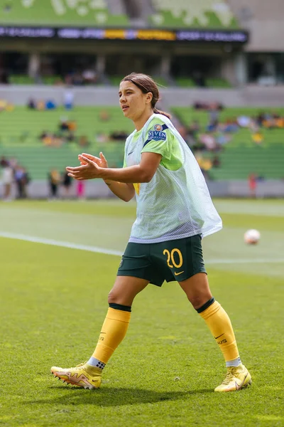 12 Kasım 2022 'de Avustralya' nın Melbourne kentinde oynanan AAMI Park dostluk maçında İsveç 'te oynamadan önce Avustralya' dan Sam Kerr antrenman yapıyor.
