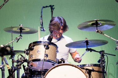 MELBOURNE, AUSTRALIA - 16 Kasım 2022 'de Melbourne, Avustralya' da düzenlenen Kırmızı Yeşil Mavi Tur kapsamında Hanson Band grubundan Zac Hanson konser verecek.