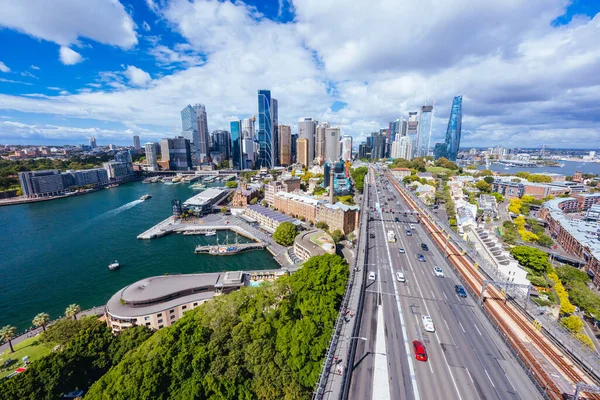 澳大利亚悉尼 2023年3月4日 生物多样性公约 及其周边港口 包括澳大利亚悉尼一个晴朗的秋日的圆形码头和岩石 — 图库照片