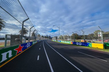 MELBOURNE, AUSTRALYA - 29 Mart 2023 Avustralya Formula 1 Grand Prix pistinde yarış öncesi atmosferi