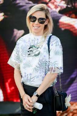 MELBOURNE, AUSTRALYA - 30 Mart 2023 Avustralya Formula 1 Grand Prix 'inde Valtteri Bottas' ın kız arkadaşı Tiffany Cromwell