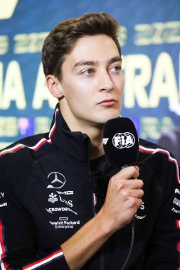MELBOURNE, AUSTRALYA - 30 Mart 2023 'te Avustralya Formula 1 Grand Prix' inde düzenlenen basın toplantısında Büyük Britanya 'dan George Russell