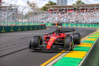 MELBOURNE, AUSTRALIA - 31 Mart: İspanyol Carlos Sainz, Avustralya 'nın Melbourne kentindeki Albert Park' ta gerçekleştirilen 2023 Avustralya Grand Prix 'sinde Ferrari SF-23 kullanıyor.