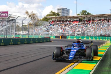 MELBOURNE, AUSTRALIA - 31 Mart: Tayland 'dan Alexander Albon, Avustralya' nın Melbourne kentindeki Albert Park 'ta düzenlenen 2023 Avustralya Grand Prix' sinde Williams FW44 Mercedes kullanıyor.