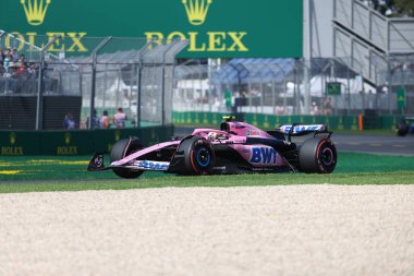 MELBOURNE, AUSTRALIA - 31 Mart: Fransız Pierre Gasly Avustralya 'nın Melbourne kentindeki Albert Park' ta düzenlenen 2023 Avustralya Grand Prix 'sinde Alpine A523 Renault' yu sürüyor