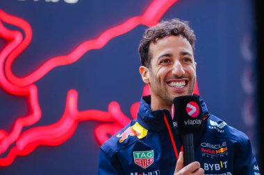MELBOURNE, AUSTRALIA - APRIL 01: Daniel Ricciardo 1 Nisan 2023 Avustralya Formula 1 Grand Prix 'inde