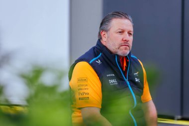 MELBOURNE, AUSTRALYA - 30 Mart 2023 Avustralya Formula 1 Grand Prix 'inde McLaren Formula 1 ekibinin CEO' su Zak Brown