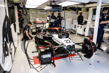 MELBOURNE, AUSTRALYA - 31 Mart 2023 Avustralya Formula 1 Grand Prix 'inde Scuderia AlphaTauri
