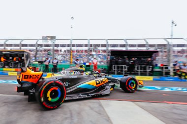 MELBOURNE, AUSTRALYA - 31 Mart: İngiltere 'den Lando Norris 31 Mart 2023' te Avustralya Formula 1 Grand Prix 'inde antrenman sırasında McLaren MCL36 sürüyor