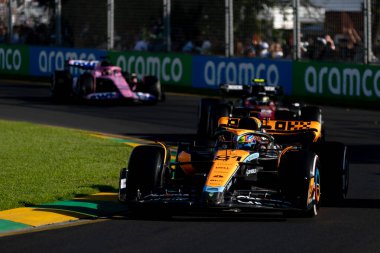 Avustralyalı Oscar Piastri, 2023 Avustralya Grand Prix 'si sırasında 2 Nisan 2023' te Avustralya 'nın Melbourne kentinde Albert Park' ta McLaren MCL36 'yı sürüyor..