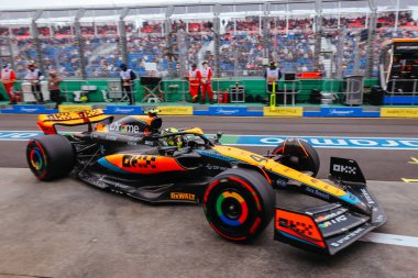 MELBOURNE, AUSTRALYA - 31 Mart: İngiltere 'den Lando Norris 31 Mart 2023' te Avustralya Formula 1 Grand Prix 'inde antrenman sırasında McLaren MCL36 sürüyor