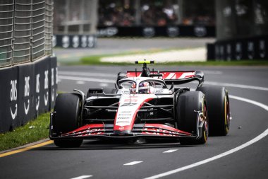 MELBOURNE, AUSTRALIA - APRIL 01: Almanya 'dan Nico Hulkenberg, Avustralya' nın Melbourne şehrinde 1 Nisan 2023 tarihinde gerçekleştirilen 2023 Avustralya Grand Prix 'inde Haas F1 VF-23 Ferrari ile yarıştı..