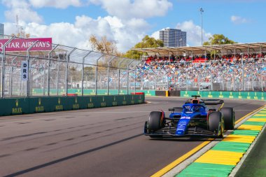 MELBOURNE, AUSTRALIA - 31 Mart: Williams Racing 'den Alexander Albon Avustralya' nın Melbourne kentindeki Albert Park 'taki 2023 Avustralya Grand Prix' sinde Williams FW44 Mercedes 'i sürüyor