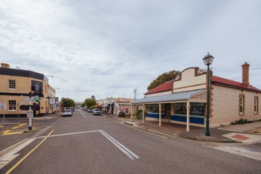 PORT ELLIOT, AUSTRALIA - 14 Nisan 2023: Fleurieu Yarımadası, Güney Avustralya, Avustralya 'da fırtınalı bir sonbahar gününde tarihi Port Elliot' un ikonik mimarisi