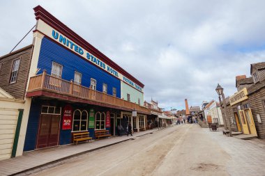SOVEREIGN HILL, AUSTRALIA - 17 Nisan: Sovereign Hill, 17 Nisan 2023 tarihinde Avustralya 'nın Ballarat kentindeki bir altına hücum kasabasının atmosferini yeniden inşa eden bir açık hava müzesidir.