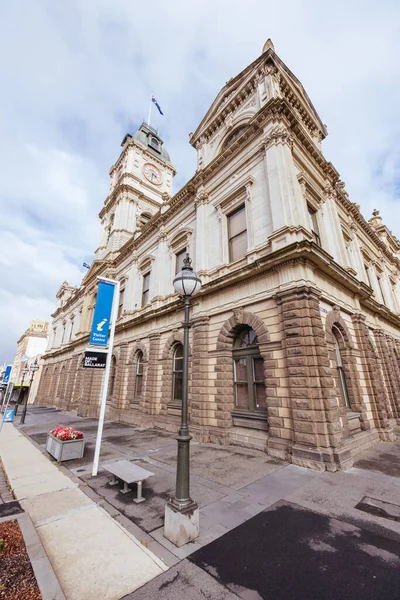 stock image BALLARAT, AUSTRALIA - April 7 2023: The iconic architecture of the Ballarat Town Hall and now tourist information centre in the country Victorian town of Ballarat on a stormy autumn morning