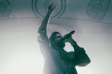 Avustralyalı müzik grubu Holy Holy, 5 Mayıs 2023 'te Melbourne, Avustralya' daki The Northcote Theatre 'da Messed Up ulusal turnesini gerçekleştirdi.