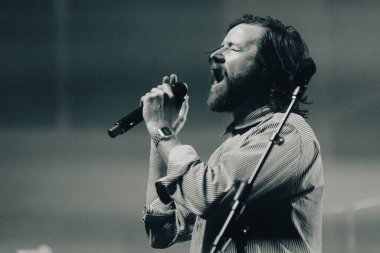 Avustralyalı müzik grubu Holy Holy, 5 Mayıs 2023 'te Melbourne, Avustralya' daki The Northcote Theatre 'da Messed Up ulusal turnesini gerçekleştirdi.