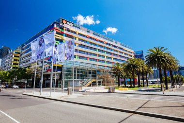 MELBOURNE, AUSTRALYA - 31 Ekim 2021: Melbourne, Victoria, Avustralya Rıhtımı 'ndaki Ulusal Avustralya Bankası NAB binası