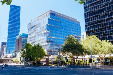 MELBOURNE, AUSTRALYA - 31 Ekim 2021: Melbourne, Victoria, Avustralya 'nın rıhtım bölgesinde Bourke Caddesi üzerindeki Kanal 9 binası