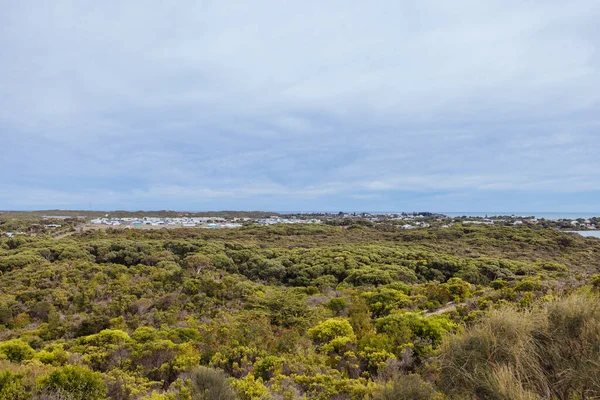 澳大利亚罗伯 2023年4月11日 在澳大利亚南澳大利亚莱姆斯通海岸的一个狂风暴雨的秋日 从历史性的罗布的灯塔山观景 — 图库照片