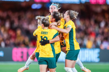 MELBOURNE, AUSTRALYA - 14 Temmuz 2023 tarihinde Avustralya, Dünya Kupası 2023 'te Fransa' ya karşı atılan Mary Fowler 'ı kutladı.