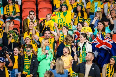 BRISBANE, AUSTRALIA - 27 Temmuz 2023 tarihinde Avustralya 'nın Brisbane Stadyumu' nda oynanan FIFA Kadınlar Dünya Kupası 'nda Nijerya' yı oynayan taraftarlar