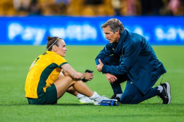 BRISBANE, AUSTRALIA - 27 Temmuz 2023 tarihinde Brisbane Stadyumu 'nda oynanan FIFA Dünya Kadınlar Kupası' nda Avustralyalı Caitlin FOORD, Nijerya 'ya yenildikten sonra tepki gösterdi.