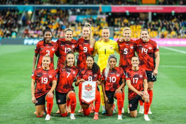 MELBOURNE, AUSTRALIA - 31 Temmuz 2023 tarihinde Melbourne Dikdörtgen Stadyumu 'nda Avustralya FIFA Kadınlar Dünya Kupası' nda Kanada ile karşılaşmadan önce Kanada takımı