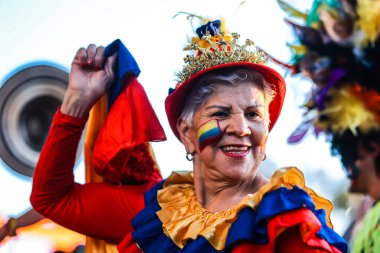 MELBOURNE, AUSTRALIA - 08 Ağustos 2023 tarihinde Melbourne Dikdörtgen Stadyumu 'nda düzenlenen FIFA Bayanlar Dünya Kupası' nda Kolombiya 'dan önce parti yapan taraftarlar