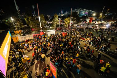 MELBOURNE, AUSTRALIA - 08 Ağustos 2023 tarihinde Melbourne Dikdörtgen Stadyumu 'nda oynanan FIFA Dünya Kadınlar Kupası' nda Kolombiya 'yı yenen taraftarlar, Jamaika' yı kutluyor.