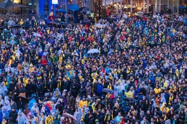 MELBOURNE, AUSTRALIA - 12 AUG: Avustralya - Avustralya Yeni Zelanda FIFA Dünya Kupası 'nda Avustralya Matildas - Fransa Les Bleus maçını izleyen kalabalık ile Melbourne Fan Festivali' nin genel görünümü