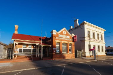 NAGAMBIE, AUSTRALYA - 25 Eylül 2023: Goulburn Valley, Victoria, Avustralya 'daki Nagambie kasabasının geç bahar öğleden sonra manzarası