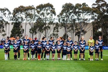 MELBOURNE, AUSTRALIA - 15 Ekim 2023 tarihinde Melbourne, Avustralya 'da La Trobe Üniversitesi Spor Sahaları' nda Brisbane Roar oynamadan önce Melbourne Zafer Takımı