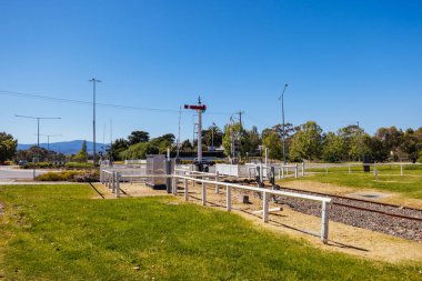 YARRA GLEN, AUSTRALIA - 30 Eylül 2023: Yarra Glen tren istasyonu, Healesville Yarra Vadisi tren istasyonunun bir parçası, Yarra Glen, Victoria, Avustralya 'da ılık bir bahar sabahı