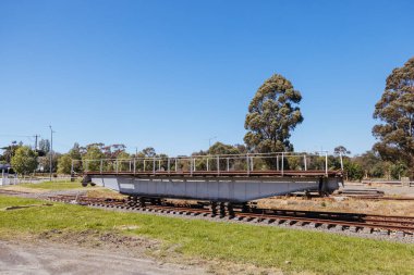 YARRA GLEN, AUSTRALIA - 30 Eylül 2023: Yarra Glen tren istasyonu, Healesville Yarra Vadisi tren istasyonunun bir parçası, Yarra Glen, Victoria, Avustralya 'da ılık bir bahar sabahı