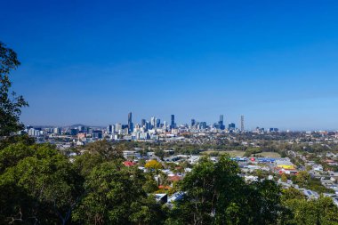 BRISBANE, AUSTRALIA - 30 Temmuz 2023: Brisbane CBD 'nin Windsor, Brisbane, Queensland, Avustralya' daki ikonik şehir manzaraları