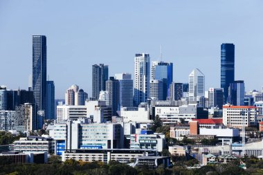 BRISBANE, AUSTRALIA - 30 Temmuz 2023: Brisbane CBD 'nin Windsor, Brisbane, Queensland, Avustralya' daki ikonik şehir manzaraları