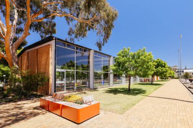 MELBOURNE, AUSTRALIA - 19 Kasım 2023 - Melbourne, Victoria, Avustralya 'daki Melbourne Üniversitesi Parkville Kampüsü' nde Beaupaire Center ve mimari ayrıntılar