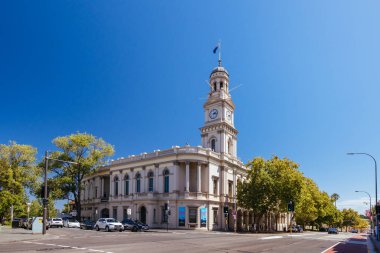 SYDNEY, AUSTRALIA - Oxford caddesindeki Paddington Town Hall, Sydney, New South Wales, Avustralya 'da bir sonbahar öğleden sonra