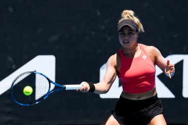 MELBOURNE, AUSTRALIA - 12 Ocak 2024 tarihinde Melbourne Park 'ta oynanan 2024 Avustralya Açık' ta Avustralyalı Destanee Aiava 'ya karşı oynadığı eleme maçında Meksikalı Renata Zarazua