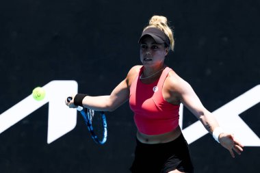 MELBOURNE, AUSTRALIA - 12 Ocak 2024 tarihinde Melbourne Park 'ta oynanan 2024 Avustralya Açık' ta Avustralyalı Destanee Aiava 'ya karşı oynadığı eleme maçında Meksikalı Renata Zarazua