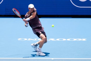 MELBOURNE, AUSTRALIA - 11 Ocak 2024 'te Melbourne' da düzenlenen 2024 Kooyong Classic 'in birinci gününde Büyük Britanyalı Sör Andy Murray, Hırvat Marin Ciliç' e karşı harekete geçti.