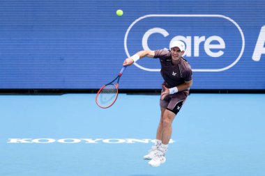 MELBOURNE, AUSTRALIA - 11 Ocak 2024 'te Melbourne' da düzenlenen 2024 Kooyong Classic 'in birinci gününde Büyük Britanyalı Sör Andy Murray, Hırvat Marin Ciliç' e karşı harekete geçti.