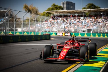 MELBOURNE, AUSTRALIA - 22 Mart: İspanyol Carlos Sainz, Avustralya 'nın Melbourne kentindeki Albert Park' ta gerçekleştirilen 2024 Avustralya Grand Prix 'sinde Ferrari SF-24 kullanıyor.