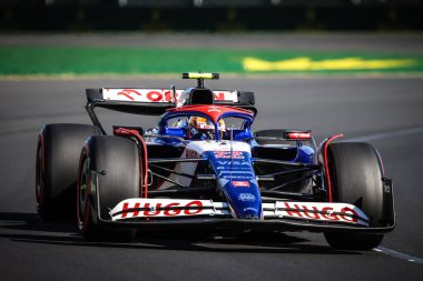 MELBOURNE, AUSTRALIA - 23 Mart: Japonya 'dan Yuki Tsunoda, Avustralya' nın Melbourne kentinde Albert Park 'ta düzenlenen 2024 Avustralya Grand Prix elemeleri sırasında VCARB 01 VCARB takımını kullanıyor.